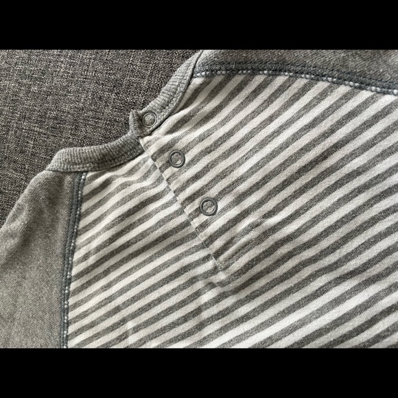 4/$25 Calvin Klein Sweaters size 12m - Picture 3 of 4